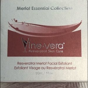 Vine Vera Merlot Essential Facial Exfoliant